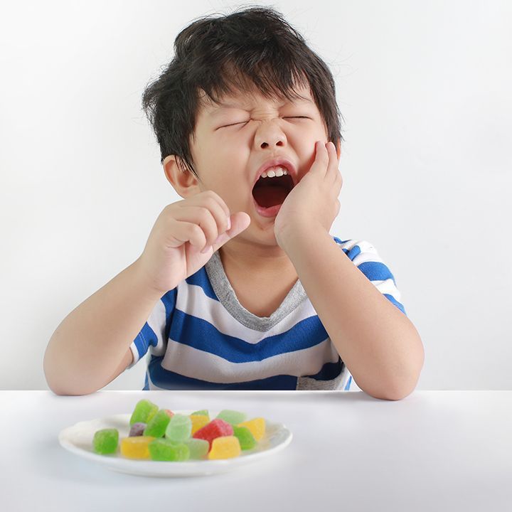 Cảnh Báo Dấu Hiệu Sâu Răng Ở Trẻ – Ba Mẹ Cần Biết